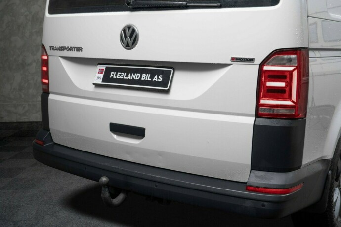 volkswagen-transporter-diesel-2017-big-7