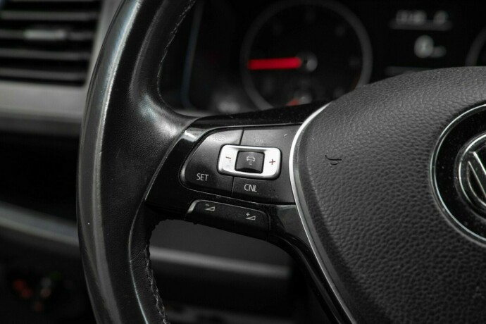 volkswagen-transporter-diesel-2017-big-11