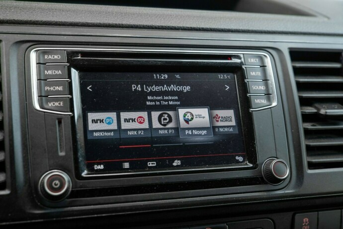 volkswagen-transporter-diesel-2017-big-15