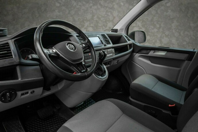 volkswagen-transporter-diesel-2017-big-19