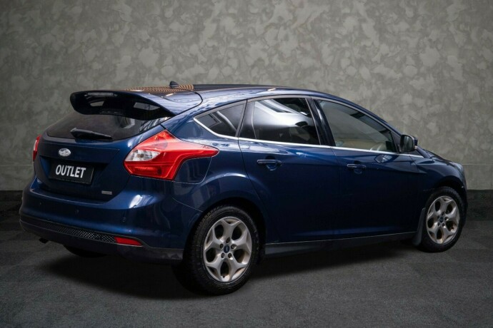 ford-focus-diesel-2011-big-6