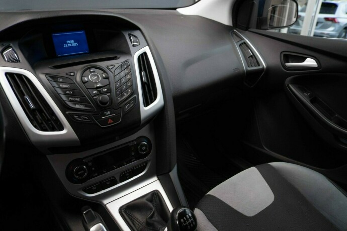 ford-focus-diesel-2011-big-12