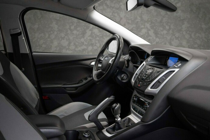 ford-focus-diesel-2011-big-21