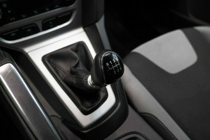 ford-focus-diesel-2011-big-13