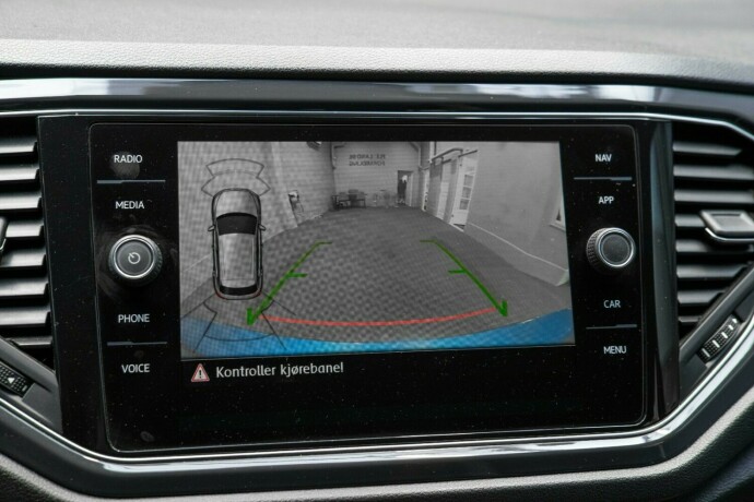 volkswagen-t-roc-bensin-2018-big-22