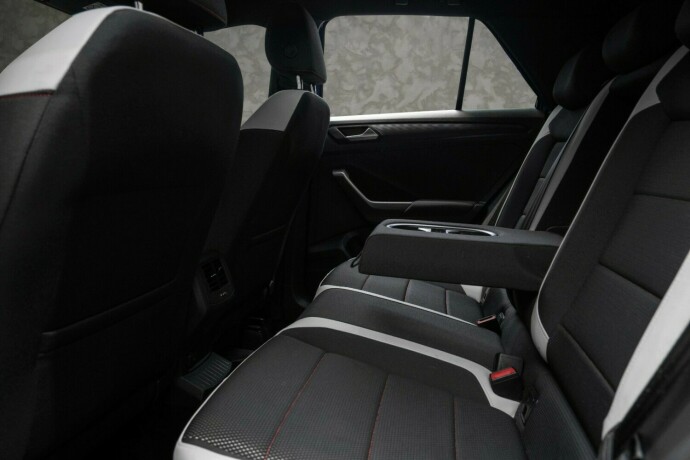 volkswagen-t-roc-bensin-2018-big-28