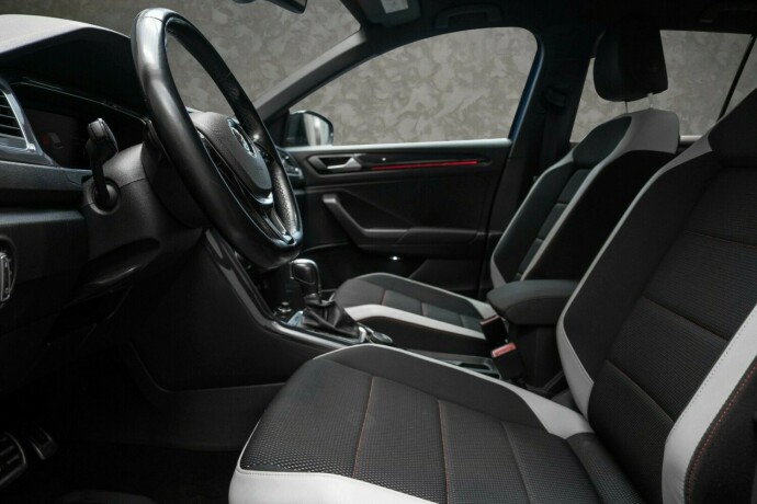 volkswagen-t-roc-bensin-2018-big-26