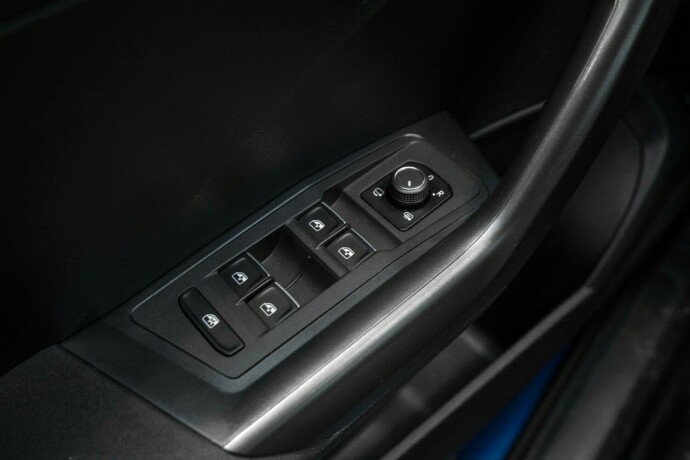 volkswagen-t-roc-bensin-2018-big-25