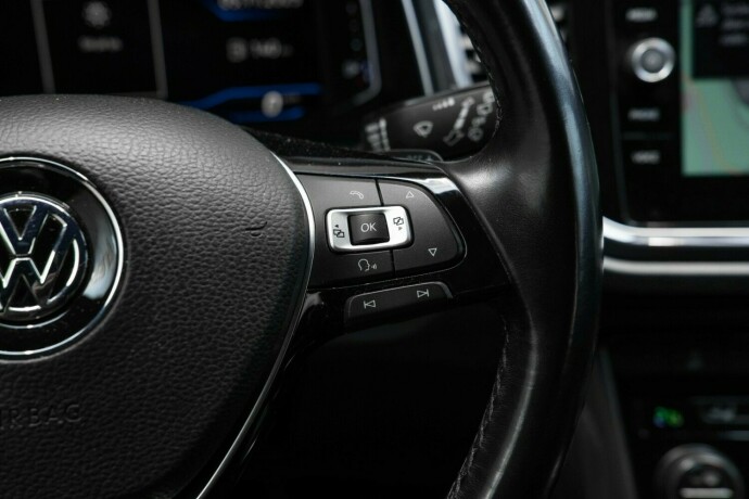 volkswagen-t-roc-bensin-2018-big-15