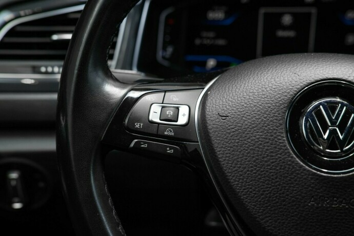 volkswagen-t-roc-bensin-2018-big-14