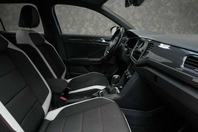 volkswagen-t-roc-bensin-2018-big-30