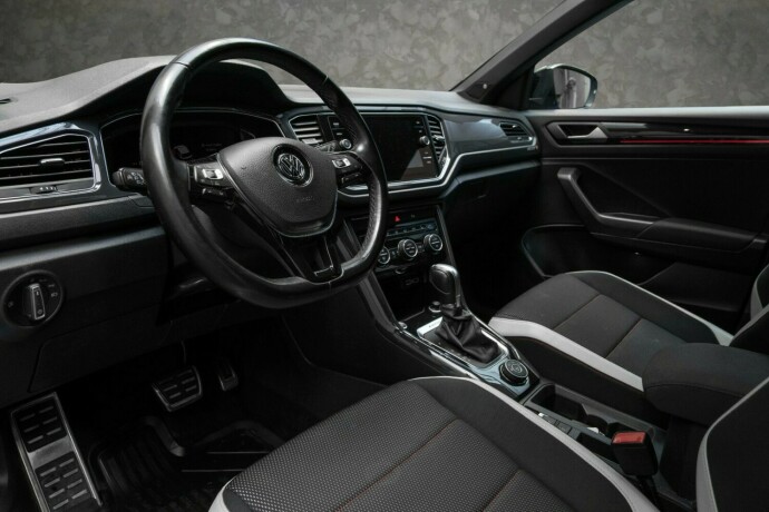 volkswagen-t-roc-bensin-2018-big-27