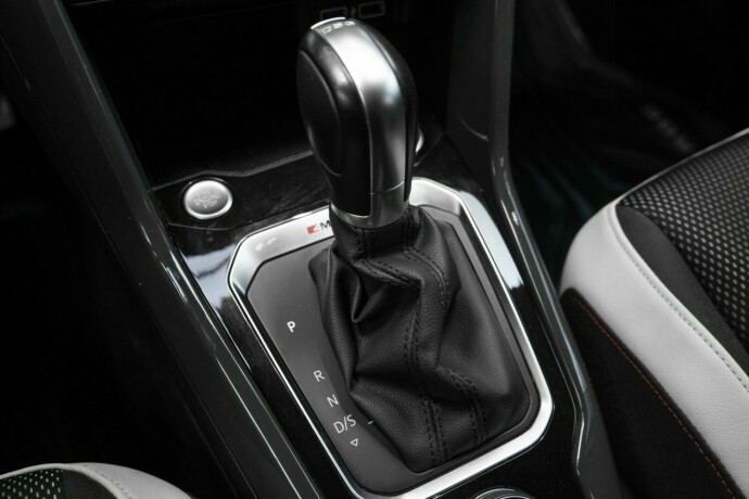 volkswagen-t-roc-bensin-2018-big-19