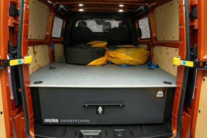 ford-transit-custom-diesel-2018-big-26