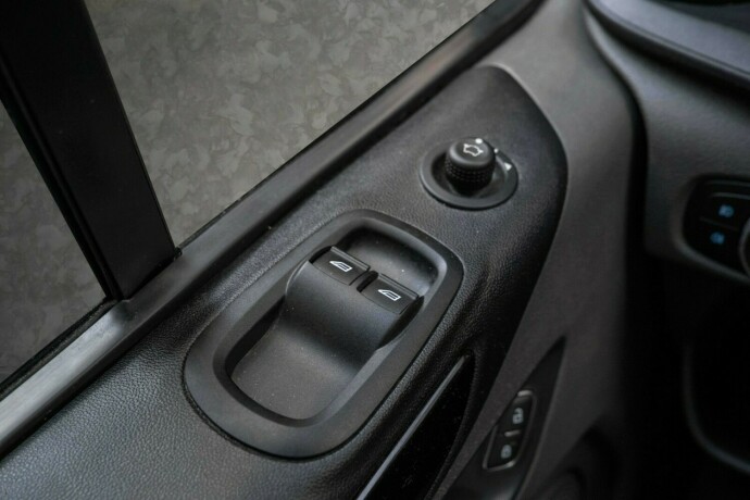 ford-transit-custom-diesel-2018-big-21