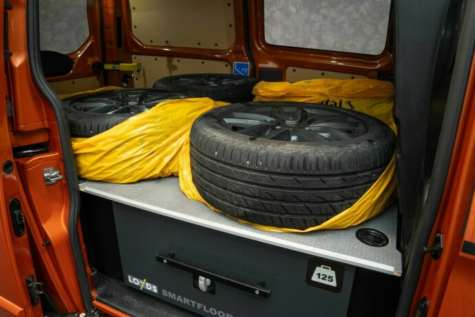 ford-transit-custom-diesel-2018-big-28