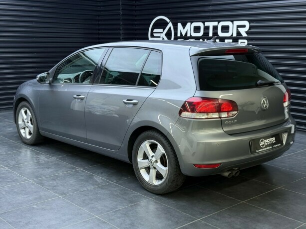 volkswagen-golf-bensin-2011-big-1