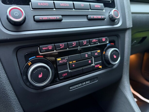 volkswagen-golf-bensin-2011-big-18