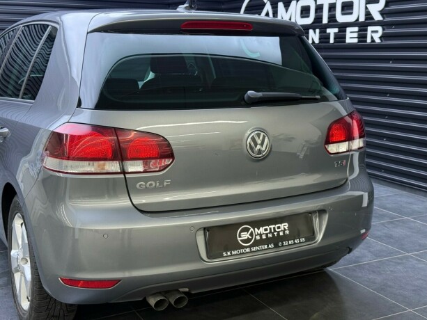 volkswagen-golf-bensin-2011-big-5