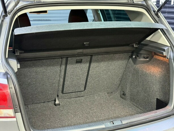 volkswagen-golf-bensin-2011-big-24