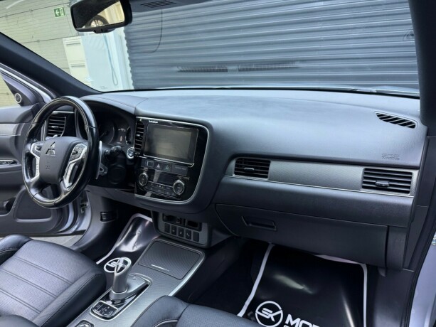 mitsubishi-outlander-elektrisitetbensin-2017-big-11