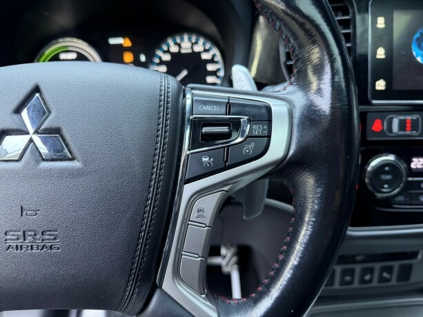 mitsubishi-outlander-elektrisitetbensin-2017-big-15