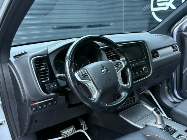 mitsubishi-outlander-elektrisitetbensin-2017-big-10