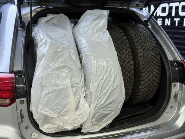 mitsubishi-outlander-elektrisitetbensin-2017-big-31