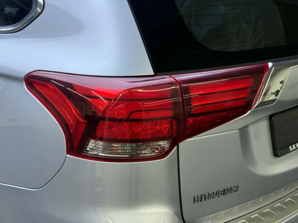 mitsubishi-outlander-elektrisitetbensin-2017-big-6