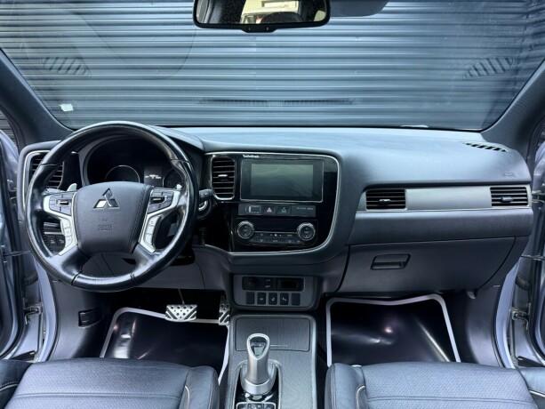 mitsubishi-outlander-elektrisitetbensin-2017-big-9