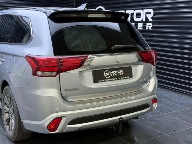 mitsubishi-outlander-elektrisitetbensin-2017-big-5