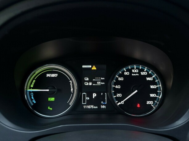 mitsubishi-outlander-elektrisitetbensin-2017-big-16