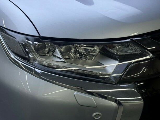 mitsubishi-outlander-elektrisitetbensin-2017-big-3