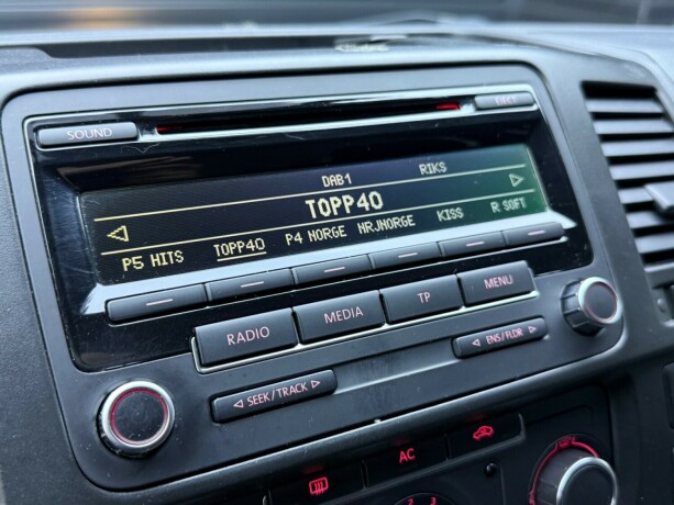 volkswagen-transporter-diesel-2013-big-16