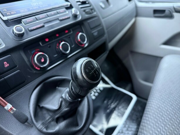 volkswagen-transporter-diesel-2013-big-18