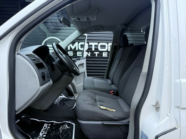 volkswagen-transporter-diesel-2013-big-19