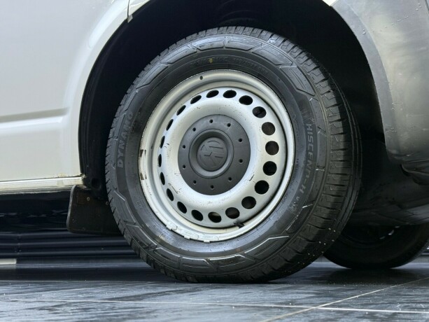 volkswagen-transporter-diesel-2013-big-8