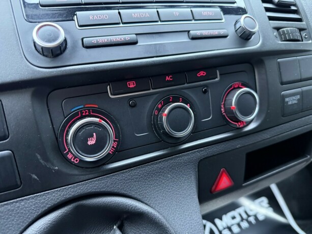 volkswagen-transporter-diesel-2013-big-17