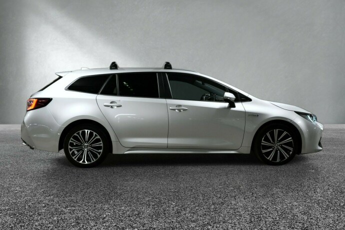 toyota-corolla-elektrisitetbensin-2020-big-5