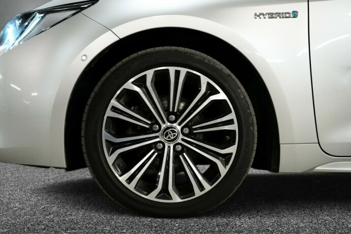 toyota-corolla-elektrisitetbensin-2020-big-18