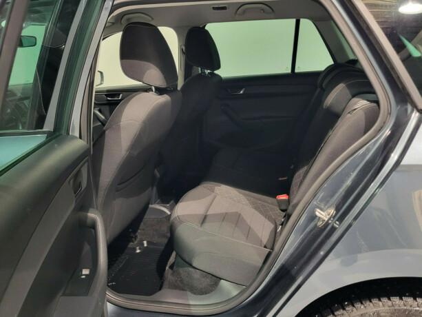 skoda-fabia-bensin-2017-big-19