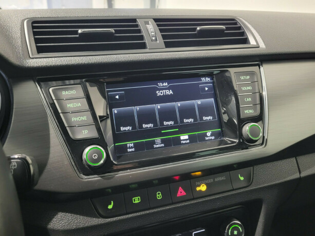 skoda-fabia-bensin-2017-big-13