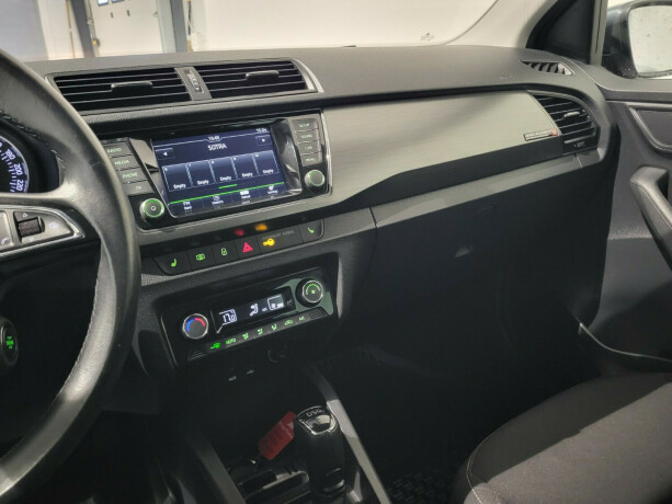 skoda-fabia-bensin-2017-big-12