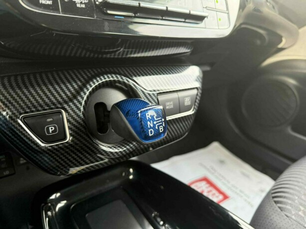 toyota-prius-elektrisitetbensin-2017-big-13