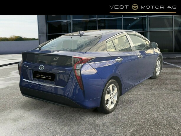 toyota-prius-elektrisitetbensin-2017-big-7