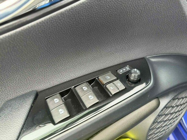 toyota-prius-elektrisitetbensin-2017-big-27