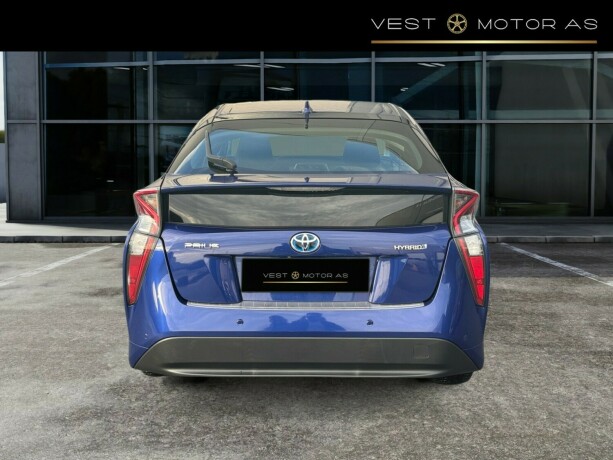 toyota-prius-elektrisitetbensin-2017-big-5