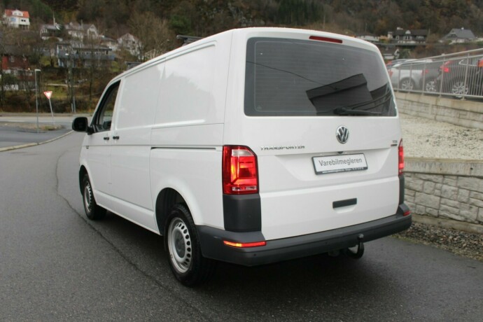 volkswagen-transporter-diesel-2018-big-2