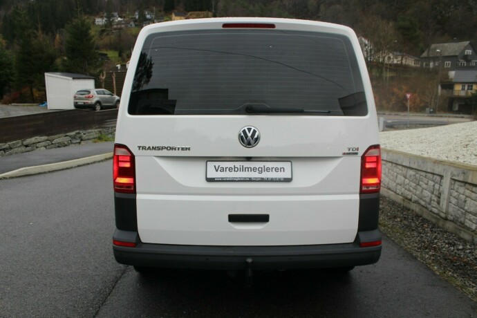 volkswagen-transporter-diesel-2018-big-5