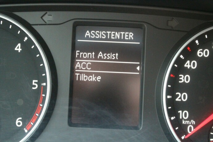 volkswagen-transporter-diesel-2018-big-13